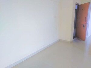 Room in 2 BHK Apartment at K Raheja Palm Spring, Malad West – for Rent