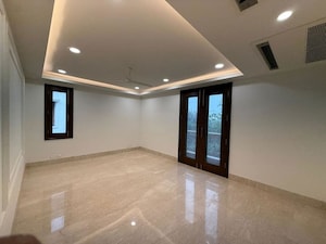 Room in 4 BHK Builder Floor at Panchsheel Park – for Sale
