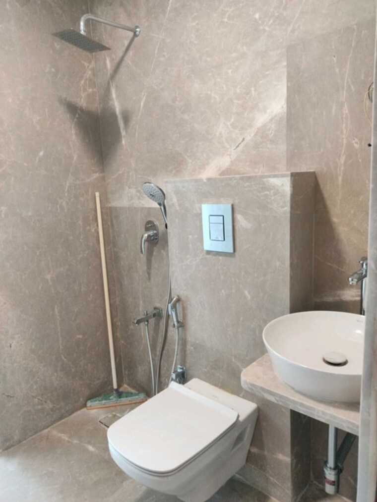 Bathroom, indiabulls-blu 3 Bedroom 1560 Sq.Ft. Apartment In Worli Mumbai 10381193