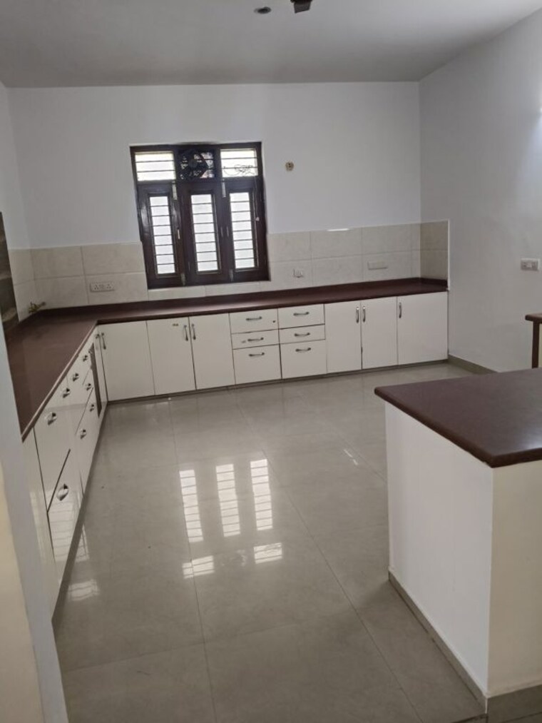 Kitchen, sector 72 3 Bedroom 2500 Sq.Ft. Independent House In Sector 72 Noida 10381200