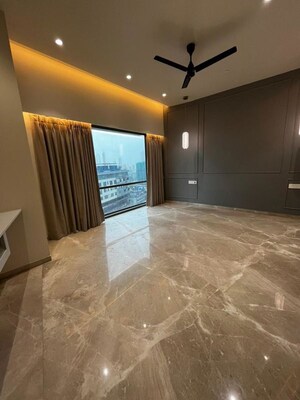 Room in 4 BHK Apartment at Lodha The World Towers World One Tier 2, Worli – for Rent