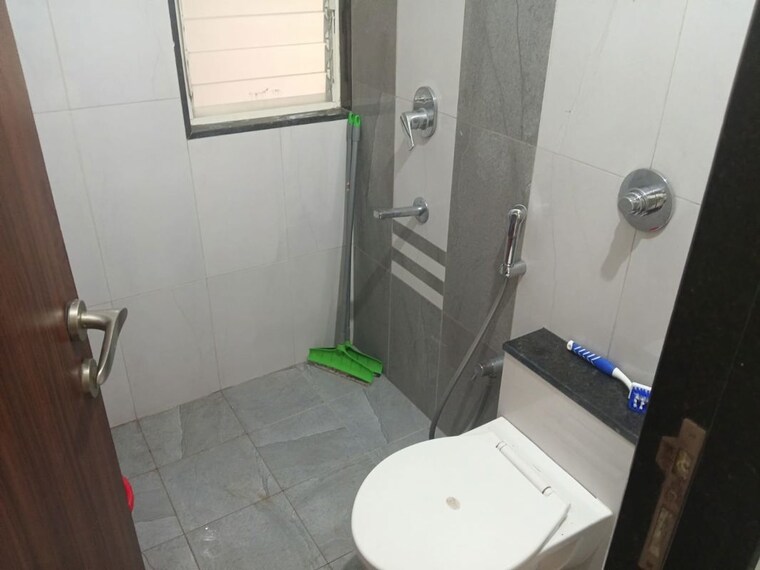 Bathroom, vilas-javdekar-yashwin-encore 2 Bedroom 810 Sq.Ft. Apartment In Wakad Pune 10381306