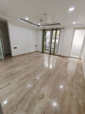 Room in 4 BHK Builder Floor at Vasant Vihar – for Rent