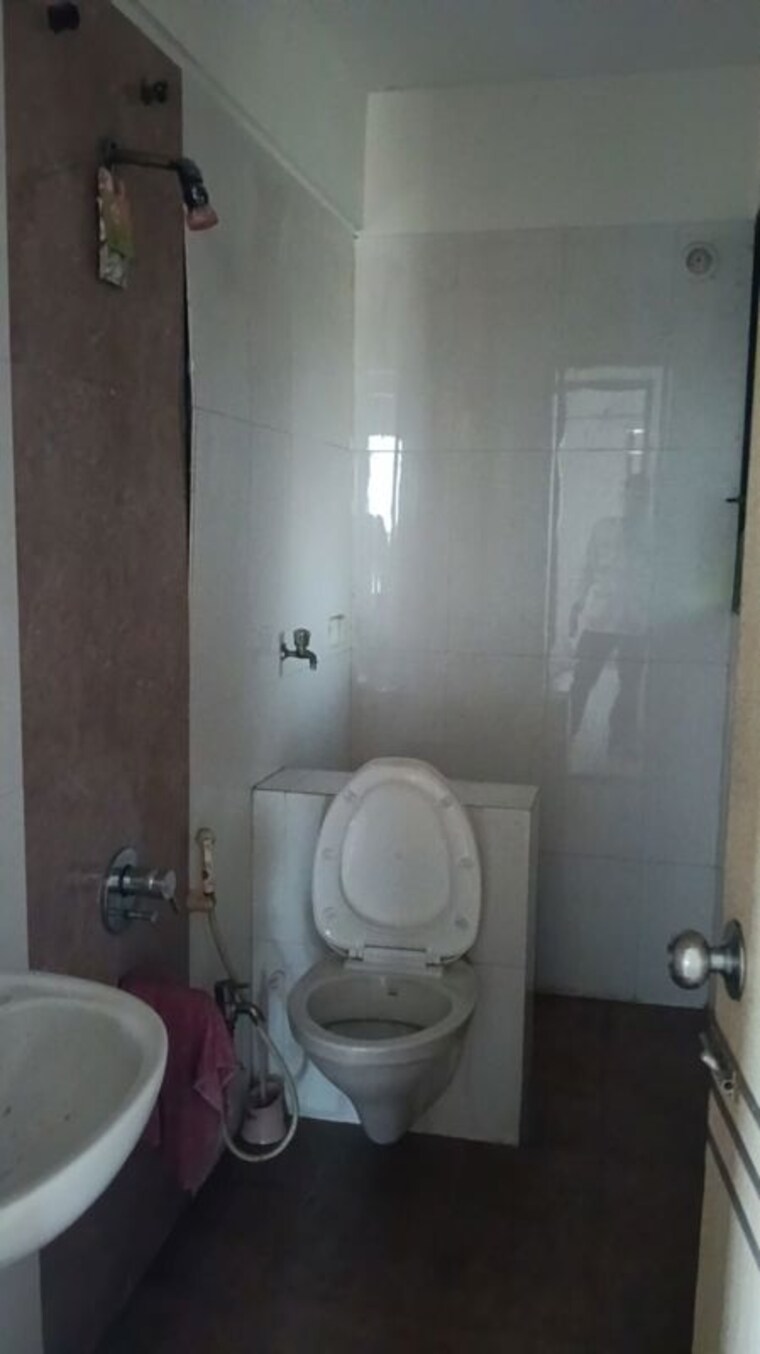 Bathroom, aum-sai 2 Bedroom 1150 Sq.Ft. Apartment In Kharghar Navi Mumbai 10381349
