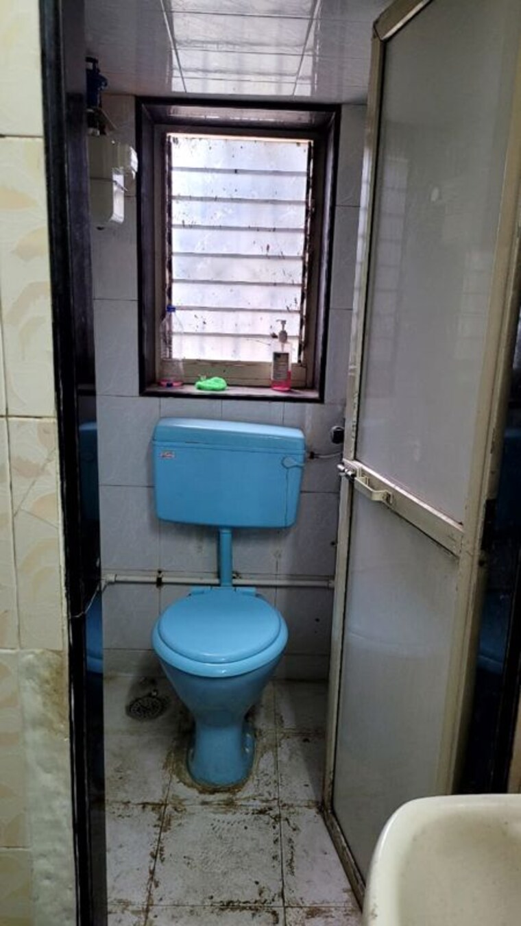Bathroom, samarth-nagar-building 1 Bedroom 450 Sq.Ft. Apartment In Sion Mumbai 10381355