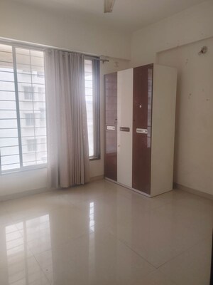 Room in 1.5 BHK Apartment at Ravinanda Skylights, Wagholi – for Rent