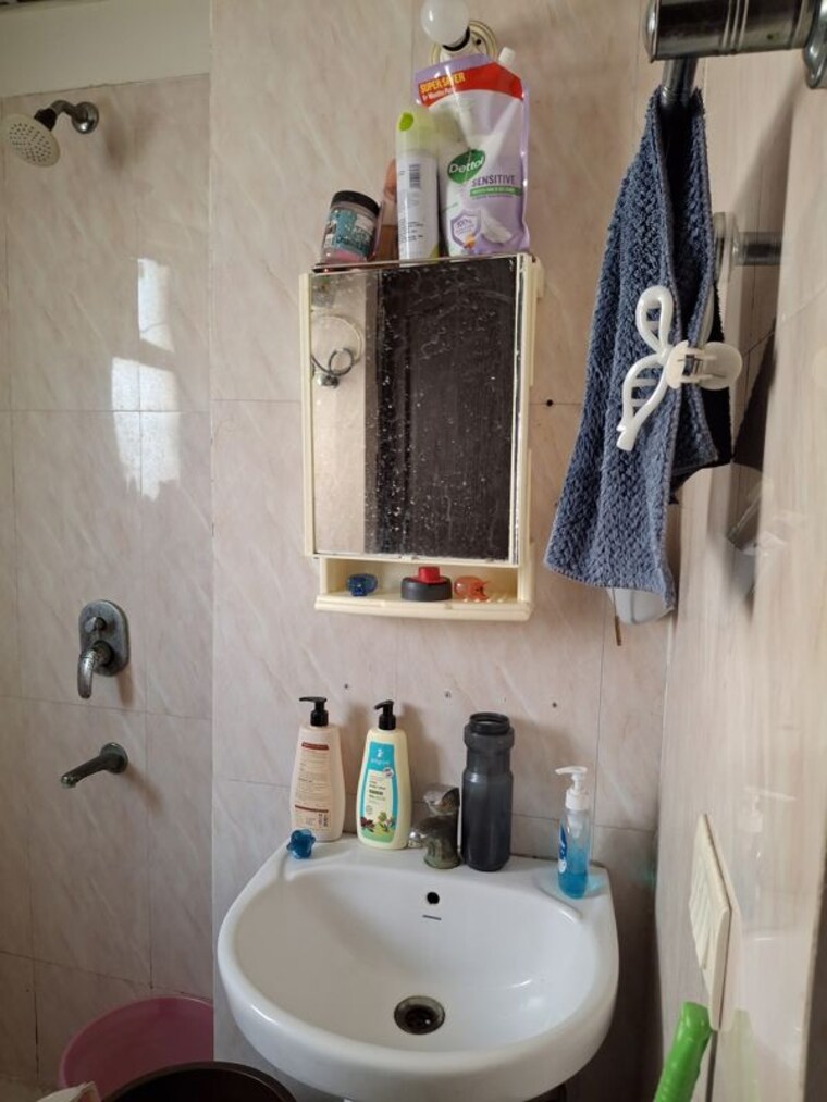 Bathroom, nimbus-the-hyde-park 3.5 Bedroom 1835 Sq.Ft. Apartment In Sector 78 Noida 10381371