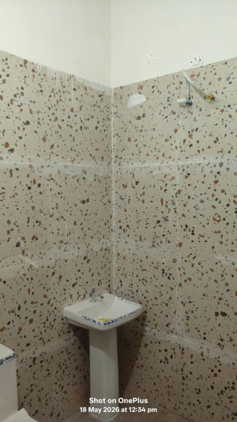 Bathroom, dhakoli 1 Bedroom 50 Sq.Yd. Builder Floor In Dhakoli Zirakpur 10381400