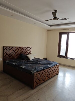 Bedroom in 5 BHK Builder Floor at Sector 52 – for Rent