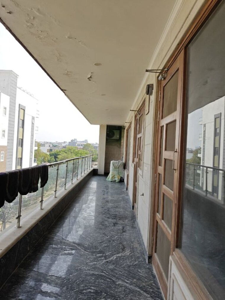 Balcony, sector 52 5 Bedroom 4200 Sq.Ft. Builder Floor In Sector 52 Gurgaon 10381408