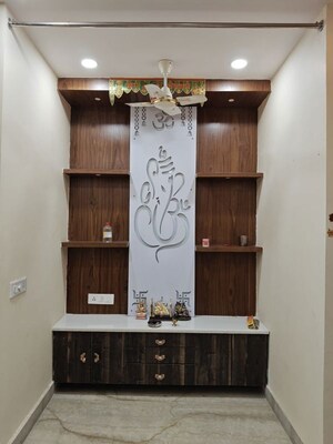 Furnished Amenities in 5 BHK Builder Floor at Sector 52 – for Rent
