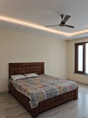 Bedroom in 5 BHK Builder Floor at Sector 52 – for Rent