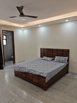 Bedroom in 5 BHK Builder Floor at Sector 52 – for Rent