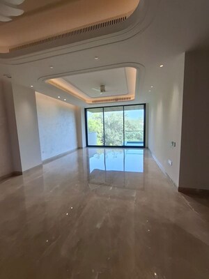 Room in 4 BHK Builder Floor at Vasant Vihar – for Rent