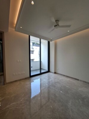 Room in 4 BHK Builder Floor at Vasant Vihar – for Rent