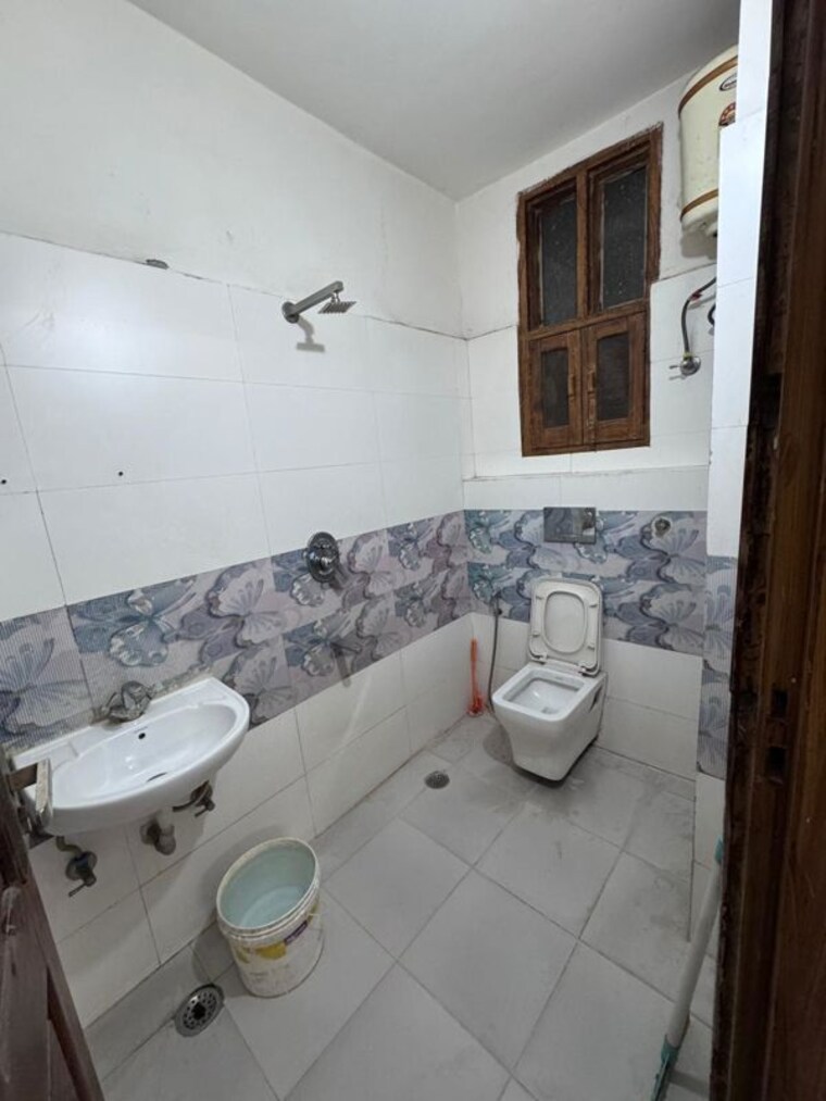 Bathroom, sector 57 2 Bedroom 1150 Sq.Ft. Builder Floor In Sector 57 Gurgaon 10381393