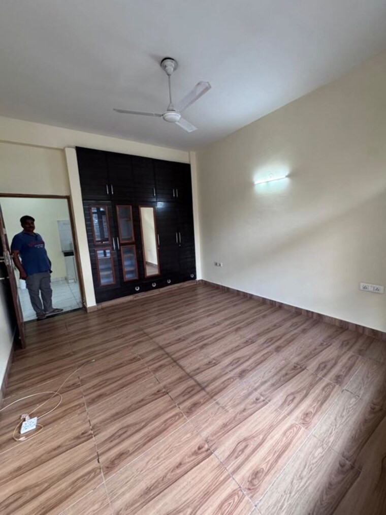 Room, sector 57 2 Bedroom 1150 Sq.Ft. Builder Floor In Sector 57 Gurgaon 10381393