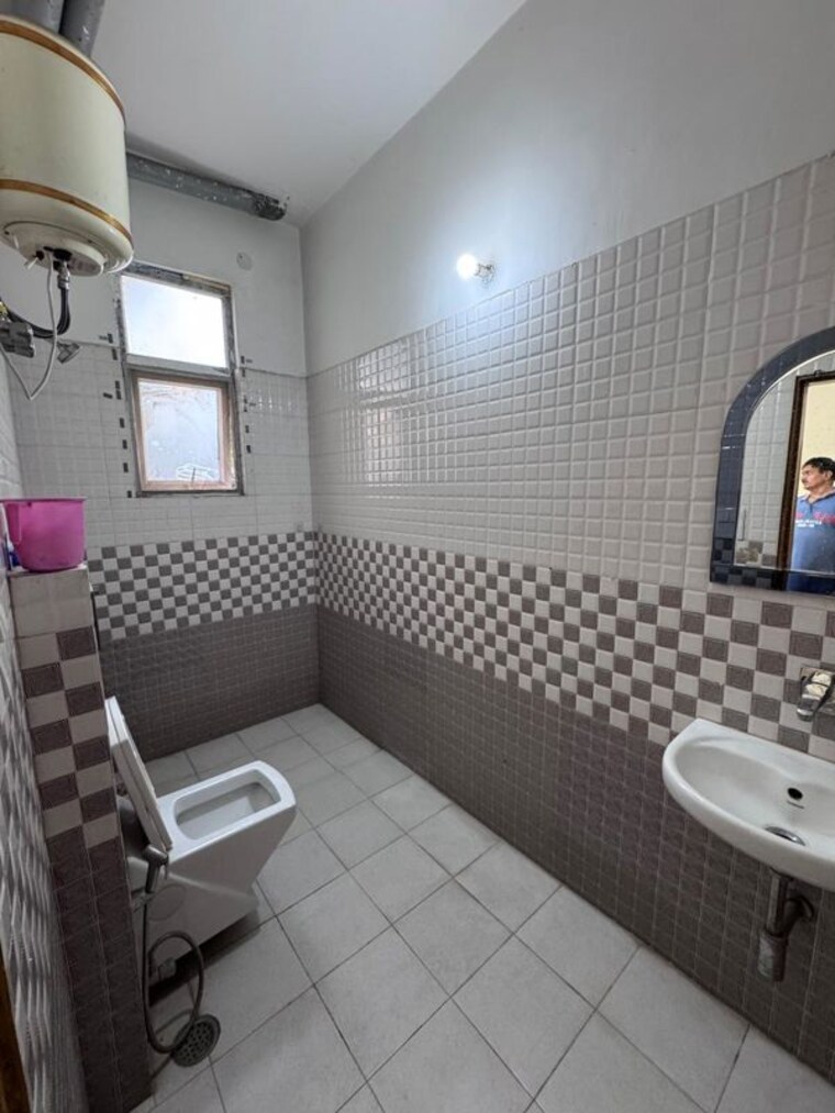 Kitchen, sector 57 2 Bedroom 1150 Sq.Ft. Builder Floor In Sector 57 Gurgaon 10381393