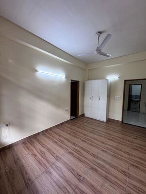 Room in 2 BHK Builder Floor at Sector 57 – for Rent