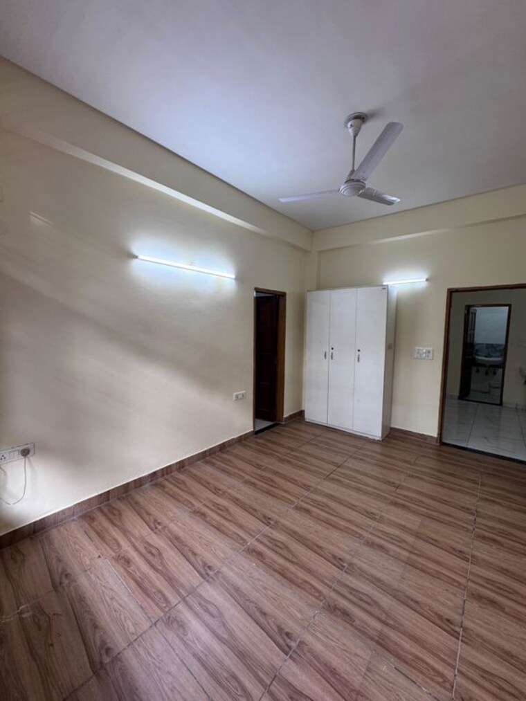 Room, sector 57 2 Bedroom 1150 Sq.Ft. Builder Floor In Sector 57 Gurgaon 10381393