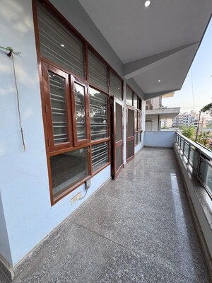 Balcony in 2 BHK Builder Floor at Sector 57 – for Rent