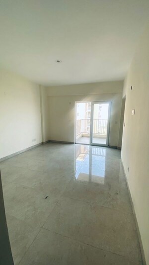 Room in 3 BHK Apartment at Eldeco Accolade, Sohna Sector 2 – for Rent