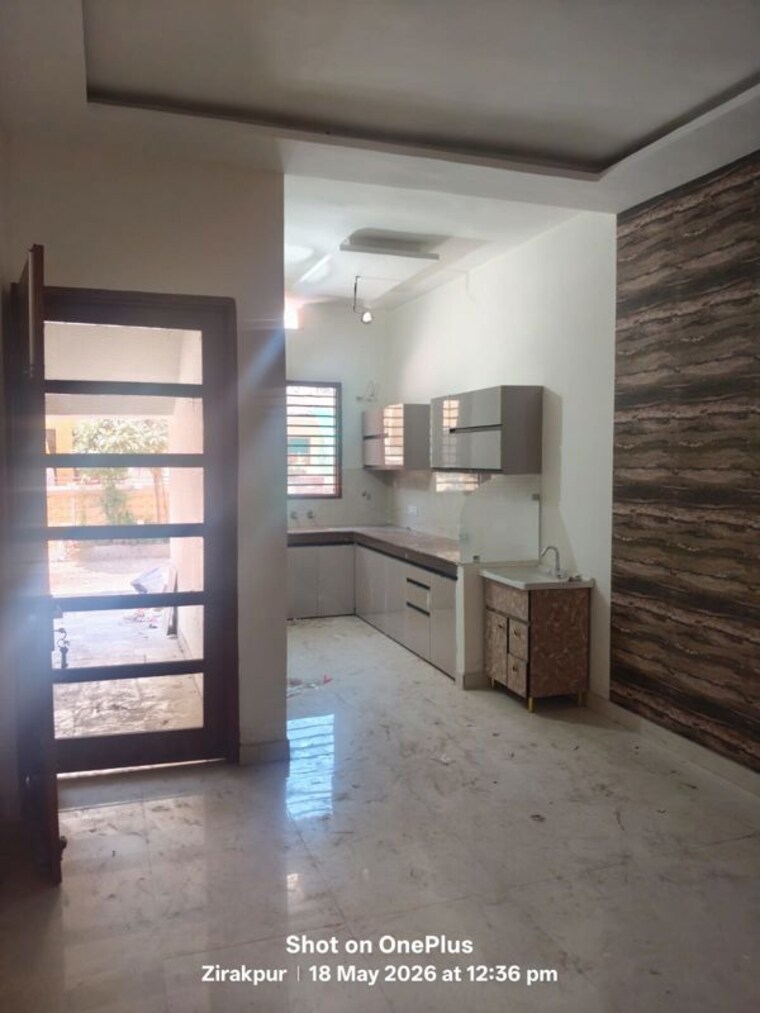  Parking, dhakoli 1 Bedroom 77 Sq.Yd. Builder Floor In Dhakoli Zirakpur 10381418