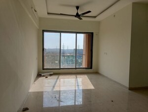 Room in 2.5 BHK Apartment at Goregaon West – for Rent