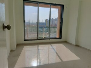 Room in 2.5 BHK Apartment at Goregaon West – for Rent