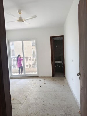 Room in 3 BHK Apartment at Malwa Escon Primera, International Airport Road – for Rent
