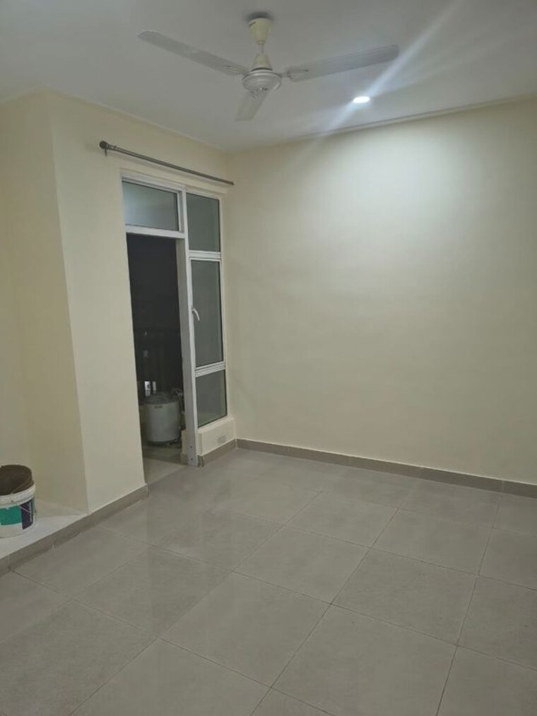 Room, gaur-city-2-12th-avenue 2 Bedroom 1055 Sq.Ft. Apartment In Sector 16c Greater Noida Greater Noida 10381446