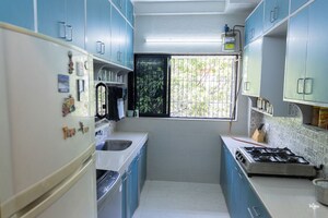 Team Area in 2 BHK Apartment at Bandra West – for Rent