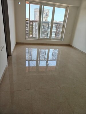 Room in 4 BHK Apartment at Anand Bhavan Vile Parle West, Vile Parle West – for Rent