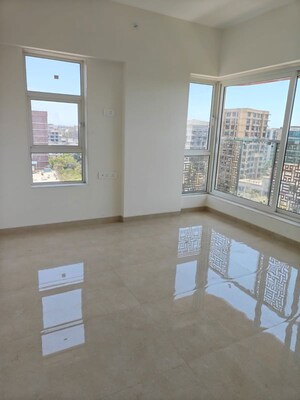 Room in 4 BHK Apartment at Anand Bhavan Vile Parle West, Vile Parle West – for Rent