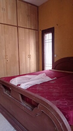 2 BHK + Pooja Room Independent House For Rent in Sector 5