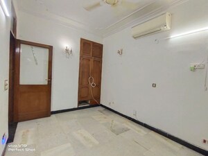 Room in 2 BHK Builder Floor at Kailash Hills – for Rent