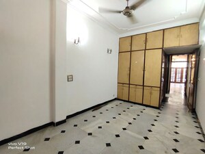 Room in 2 BHK Builder Floor at Kailash Hills – for Rent