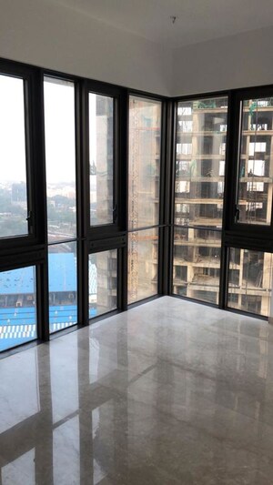 Room in 3 BHK Apartment at Prestige Jasdan Classic, Mahalaxmi – for Rent