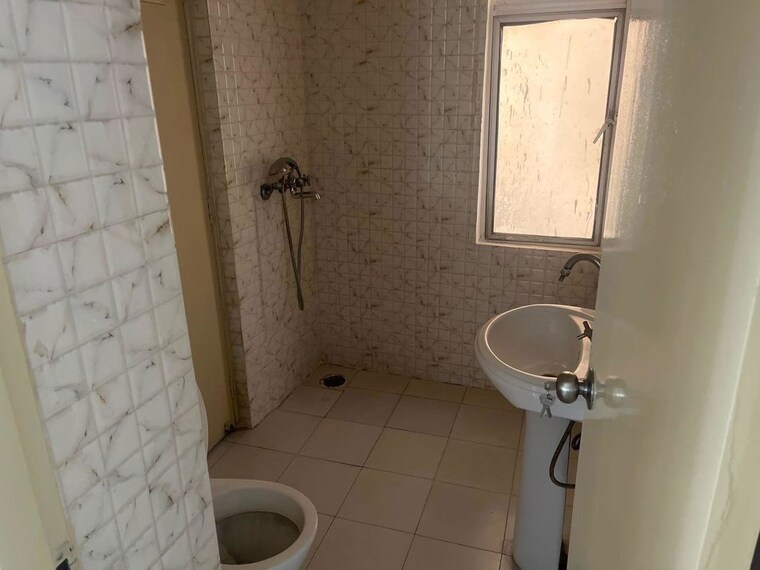 Bathroom, gaur-city-5th-avenue 2 Bedroom 910 Sq.Ft. Apartment In Sector 4 Greater Noida Greater Noida 10381466