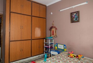Room in 2 BHK Independent House at Krishna Nagar – for Rent