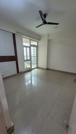 3 BHK Apartment For Rent in Gaur City 2 - 11th Avenue