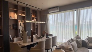 Room in 4 BHK Apartment at Patiala Road – for Sale