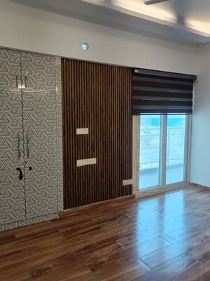 Room in 2 BHK Apartment at Samridhi Luxuriya Avenue, Sector 150 – for Rent