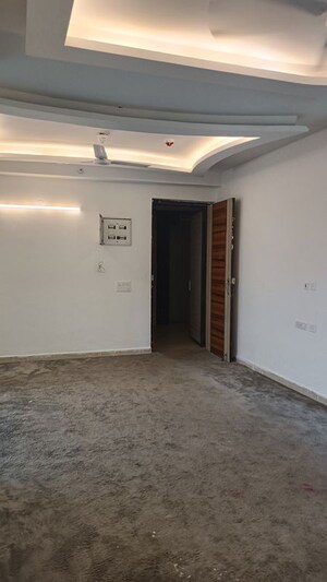 Room in 2 BHK Apartment at Samridhi Luxuriya Avenue, Sector 150 – for Rent