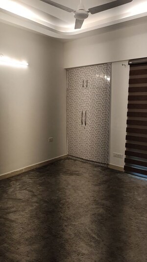 Room in 2 BHK Apartment at Samridhi Luxuriya Avenue, Sector 150 – for Rent