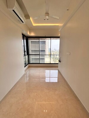 Room in 2.5 BHK Apartment at Vithaldas Nagar – for Rent
