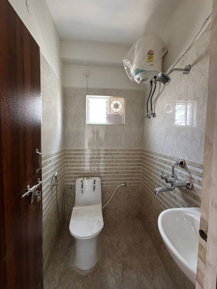 Bathroom, kamala-arcade-kondapur 1 Bedroom 750 Sq.Ft. Apartment In Kondapur Hyderabad 10381546
