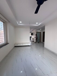 1 BHK + Pooja Room,Servant Room,Study Room,Extra Room,Basement,Store Room Apartment For Rent in Golden Tulip Kondapur