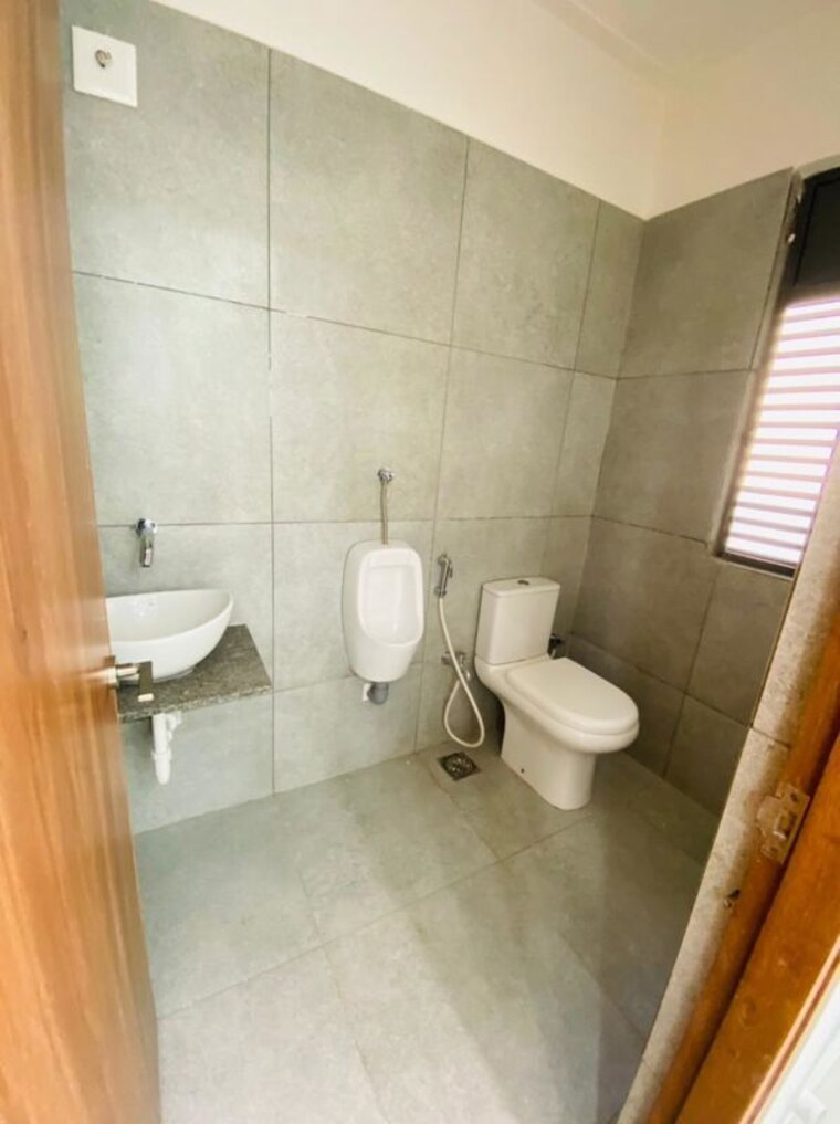Bathroom, vijay nagar Commercial Office Space 870 Sq.Ft. In Vijay Nagar Indore 10381597