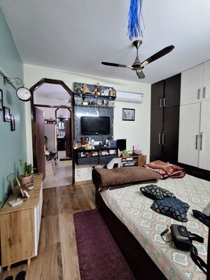 Room in 2 BHK Builder Floor at Lajpat Nagar I – for Rent